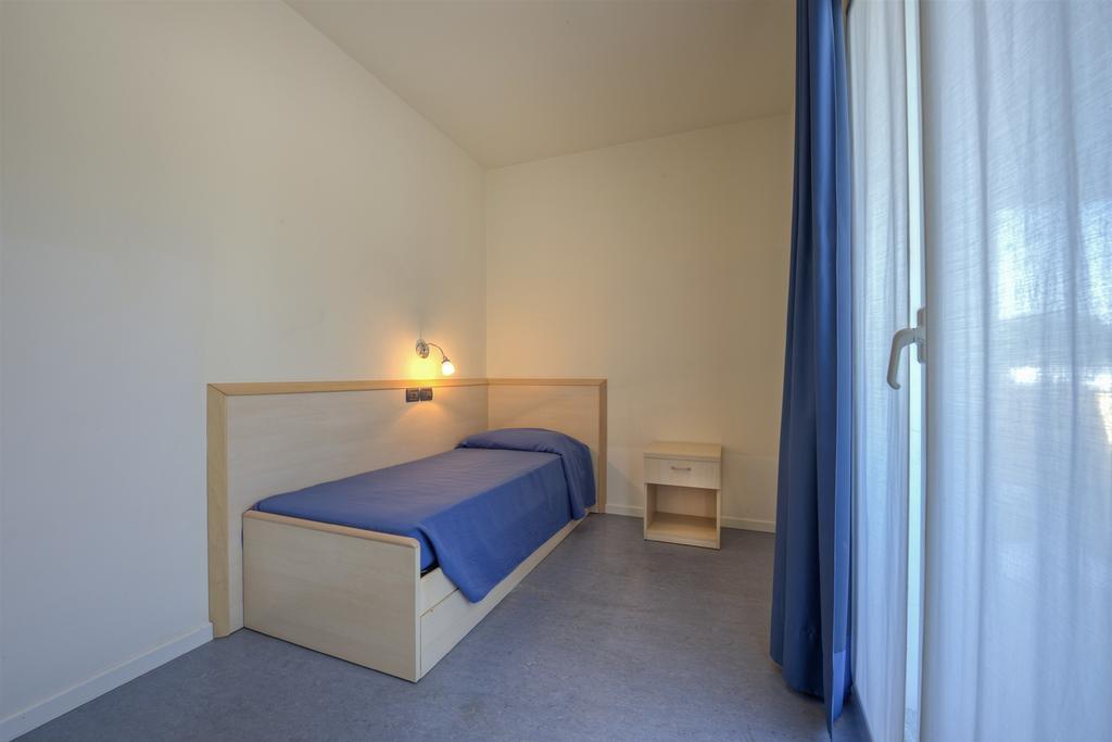 Hotel Minerva Lignano Sabbiadoro Bagian luar foto