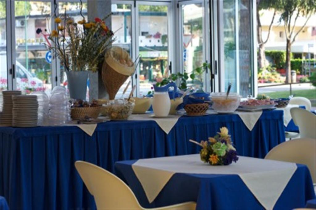 Hotel Minerva Lignano Sabbiadoro Bagian luar foto